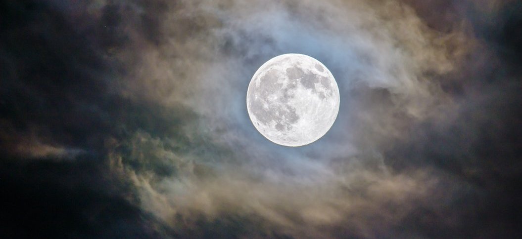 Влияние фаз Луны в повседневной жизни ощущают 75% опрошенных